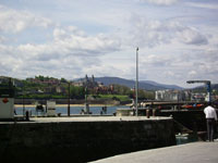 037.jpg (7802 bytes)